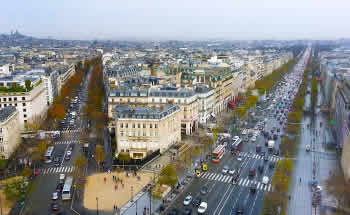 location monte meubles Paris 08